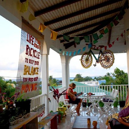 Apartamento Happy Hippies House Sainte-Rose Exterior foto