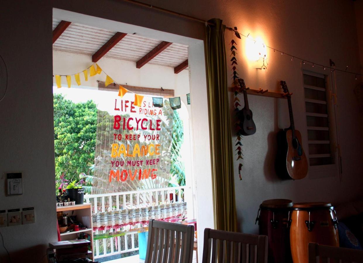Apartamento Happy Hippies House Sainte-Rose Exterior foto